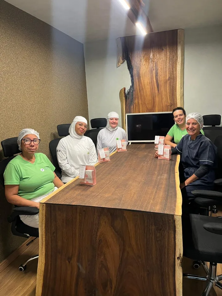 Equipe técnica da Veridi Nutrition na fábrica em Tatuí/SP